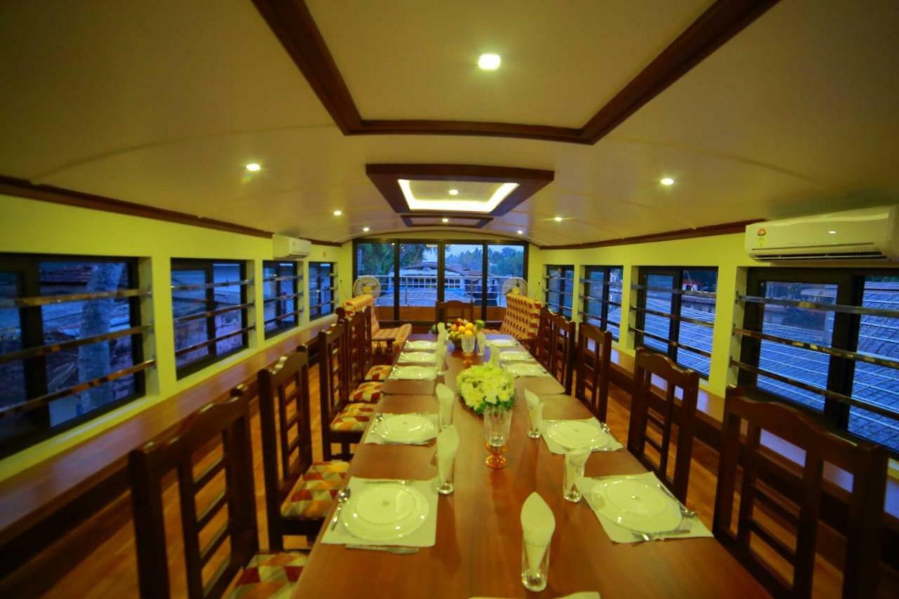 Hotel Cosy Premium Houseboats Alappuzha Zewnętrze zdjęcie